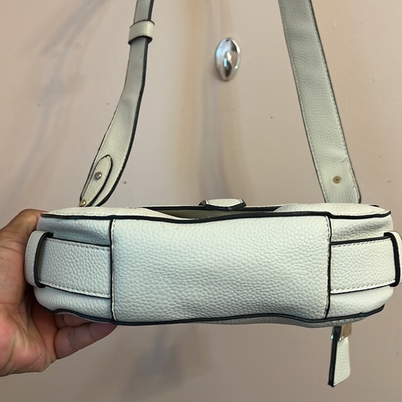 Off White Crossbody Bag - Picture 6 of 7